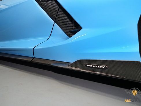 Used 2025 Lamborghini Revuelto image 15