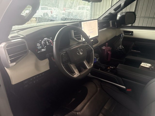 Used 2025 Toyota Sequoia Capstone AWD/4WD image 42