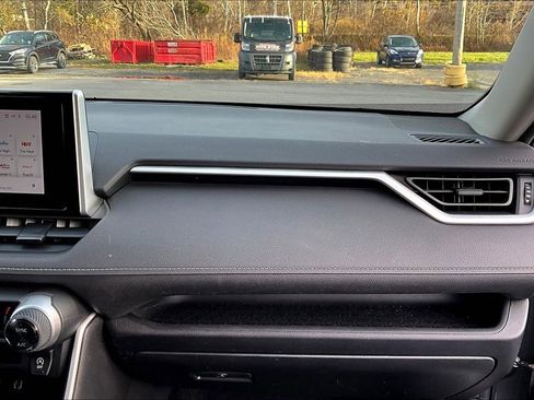 Used 2023 Toyota RAV4 XLE image 15