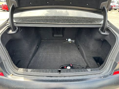 Used 2018 BMW 750i RWD image 18