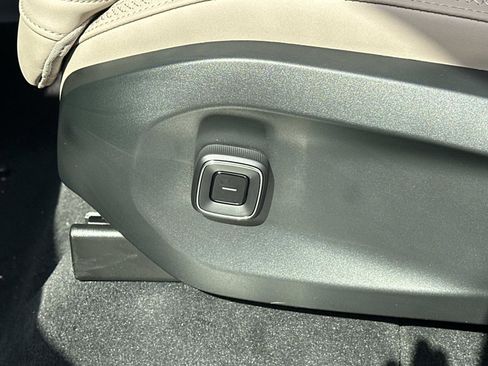 New 2025 Volvo EX90 Ultra image 14