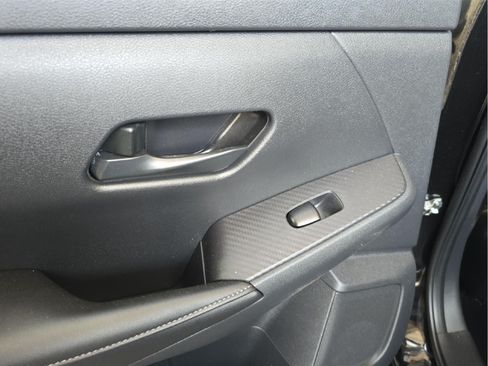Used 2024 Nissan Sentra SV w/ All-Weather Package FWD image 11