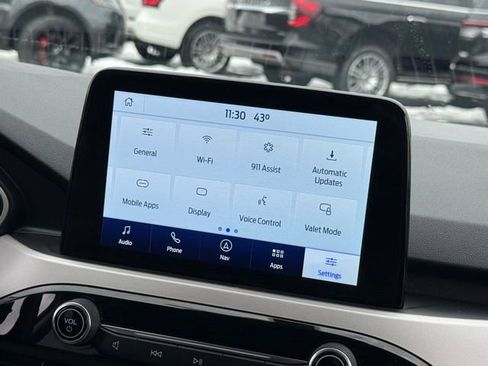 Used 2022 Ford Escape SE w/ SE Sport Appearance Package image 24