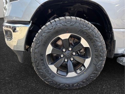 Used 2020 RAM 1500 Big Horn AWD/4WD image 12