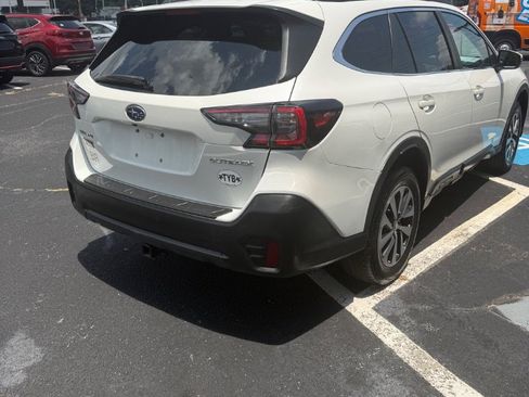 Used 2020 Subaru Outback Premium w/ Popular Package #1 AWD/4WD image 5