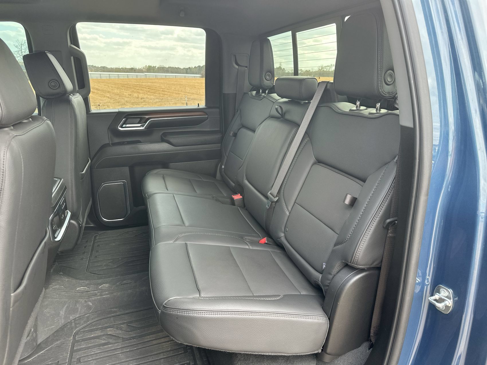 Used 2024 GMC Sierra 2500 Denali w/ Denali Reserve Package AWD/4WD image 21