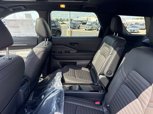 New 2026 Nissan Pathfinder Rock Creek AWD/4WD image 33
