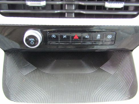 Used 2025 Ford Explorer Active w/ Active Comfort Package image 26