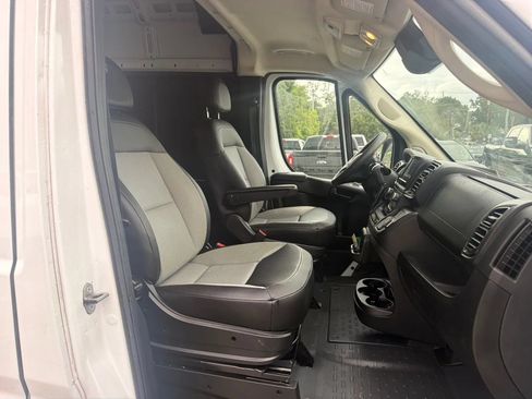 Used 2025 RAM ProMaster 2500 w/ Convenience Group FWD image 19