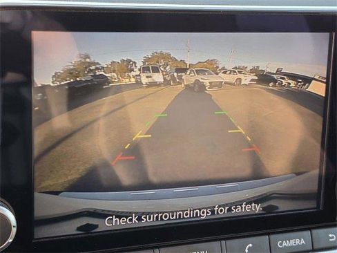 Used 2022 Nissan Rogue SV image 20