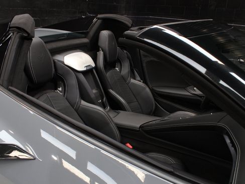 Used 2024 Chevrolet Corvette Stingray Premium Conv w/ Z51 Performance Package RWD image 45