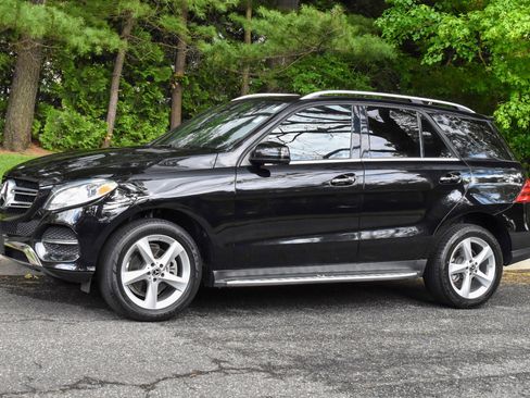 Used 2017 Mercedes-Benz GLE 350 w/ Premium 1 Package image 2