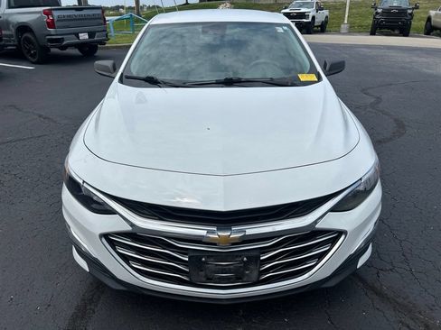 Used 2023 Chevrolet Malibu LS FWD image 2
