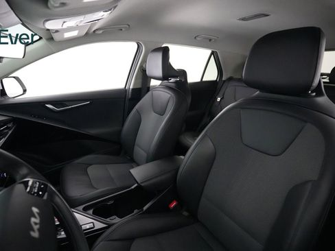 Used 2024 Kia Niro Wind FWD image 4