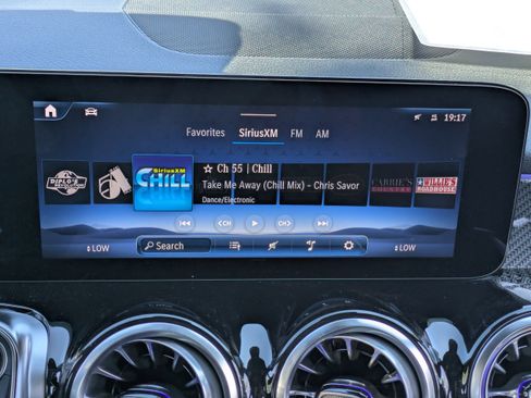 New 2026 Mercedes-Benz GLB 250 image 21