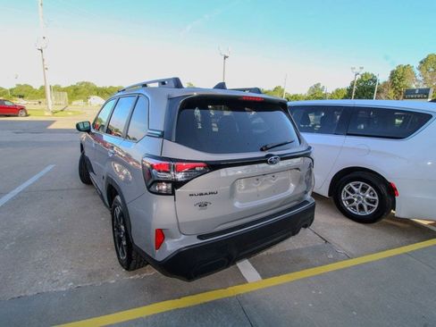 Used 2026 Subaru Forester Premium AWD/4WD image 3