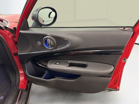 Used 2017 MINI Cooper Clubman ALL4 image 32