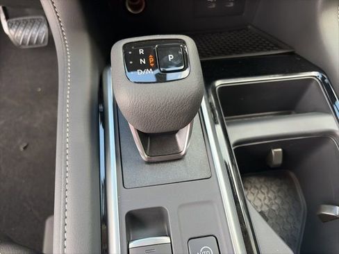 New 2026 Nissan Pathfinder SV image 17