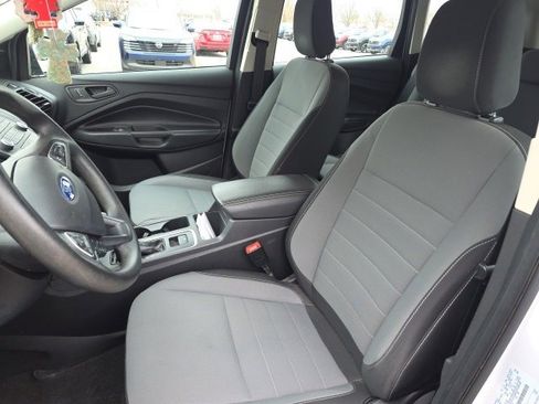 Used 2019 Ford Escape S image 5