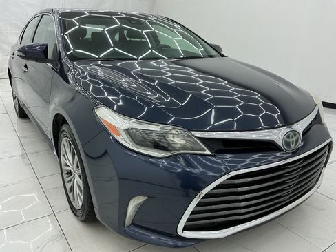 Used 2016 Toyota Avalon Limited w/ Toyota Safety Sense Package FWD image 3