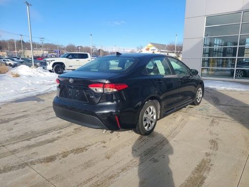 Used 2023 Toyota Corolla LE image 7