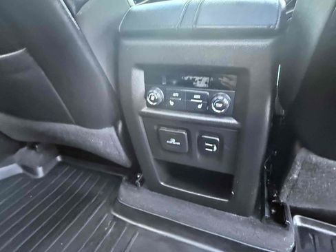 Used 2018 Chevrolet Traverse Premier image 94