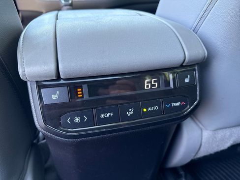 Used 2020 Toyota Highlander Platinum AWD/4WD image 41