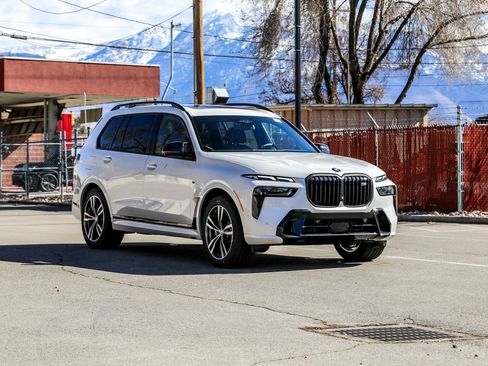 New 2026 BMW X7 M60i image 7