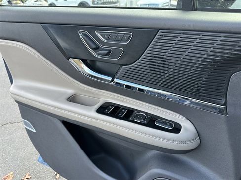 Certified 2022 Lincoln Corsair AWD w/ Equipment Group 101A image 31