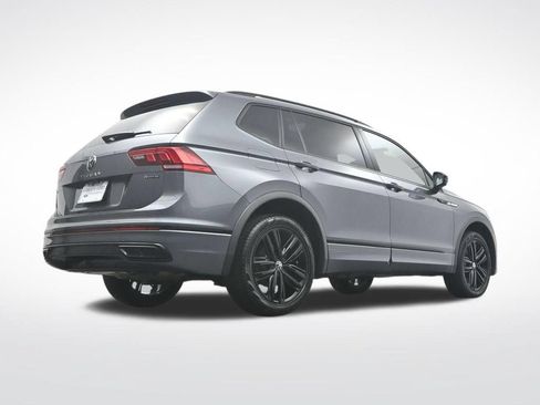 Used 2022 Volkswagen Tiguan SE R-Line AWD/4WD image 40