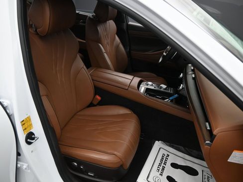 Used 2023 Genesis G80 image 34