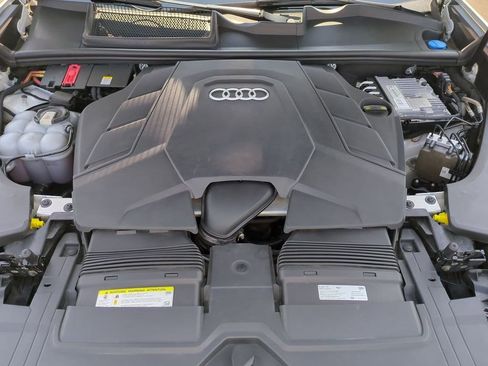 Used 2019 Audi Q8 Premium Plus w/ Premium Plus image 16