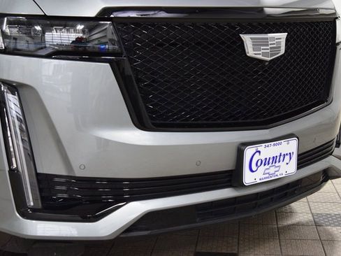 Used 2023 Cadillac Escalade Sport w/ LPO, ONYX Package image 13