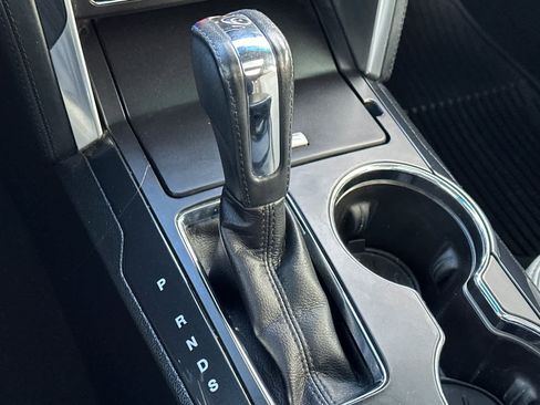 Used 2016 Ford Explorer Platinum image 22