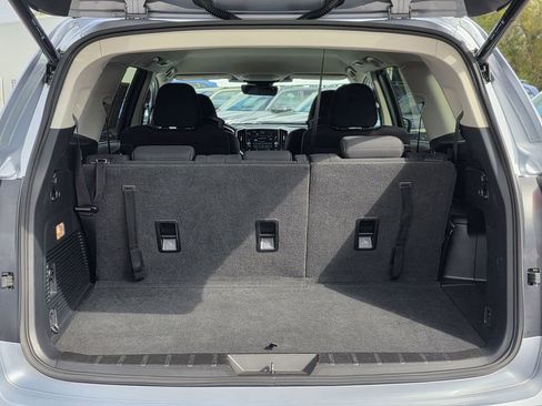 Certified 2024 Subaru Ascent Premium w/ Convenience Package image 9