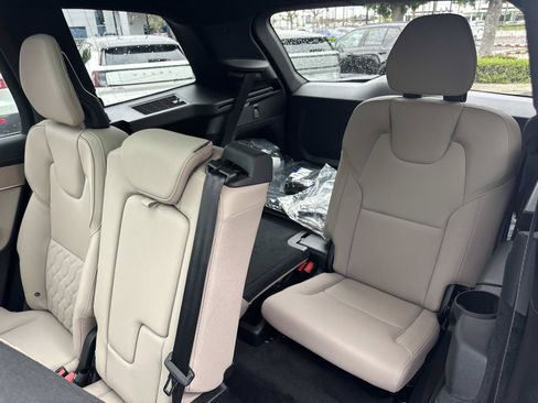 Used 2026 Volvo XC90 T8 Plus w/ Protection Package Premier AWD/4WD image 18