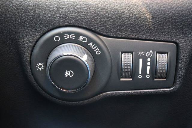 Used 2024 Jeep Compass Trailhawk w/ Trailer Tow Group AWD/4WD image 43