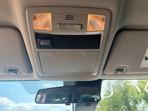 Used 2020 Toyota Tacoma SR w/ SR Convenience Package RWD image 15