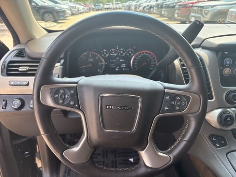 Used 2015 GMC Yukon Denali w/ Touring Package AWD/4WD image 18