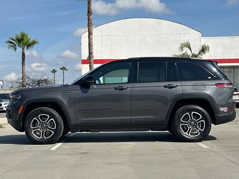 Used 2022 Jeep Grand Cherokee Trailhawk AWD/4WD image 3