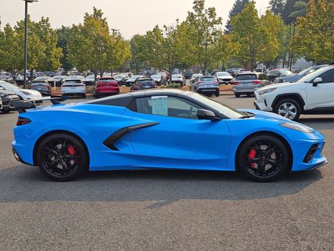 Used 2021 Chevrolet Corvette Stingray Premium Conv w/ Z51 Performance Package RWD image 4