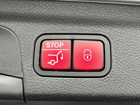 Certified 2025 Mercedes-Benz GLE 350 4MATIC image 25