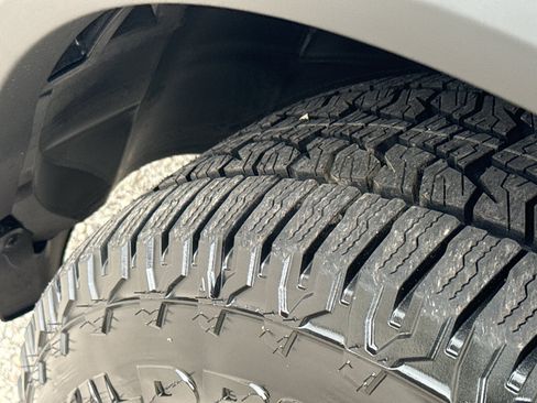 New 2026 Nissan Rogue SV AWD/4WD image 10