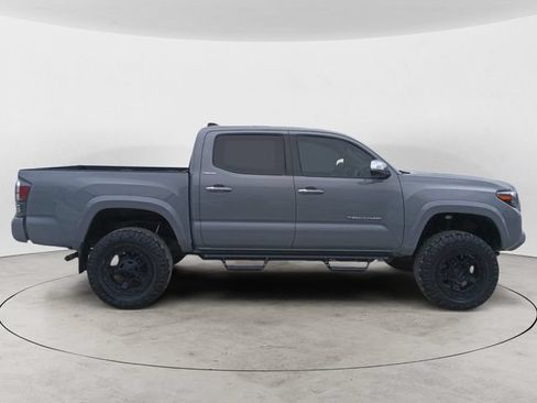 Used 2021 Toyota Tacoma Limited AWD/4WD image 6