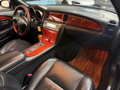 Used 2006 Lexus SC 430 Convertible RWD image 22