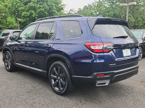 Certified 2025 Honda Pilot Sport image 4