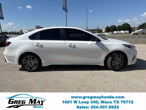 Used 2023 Kia Forte GT-Line w/ GT-Line Premium Package FWD image 2