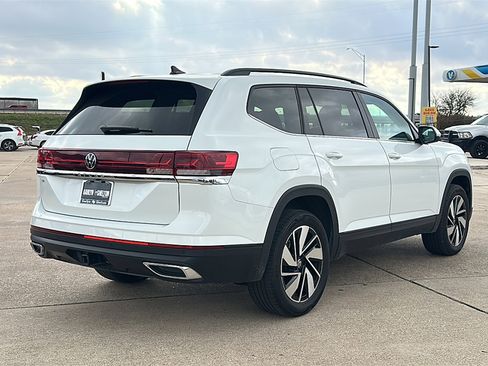 Used 2025 Volkswagen Atlas SE image 8