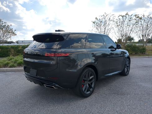 Used 2024 Land Rover Range Rover Sport Autobiography image 4