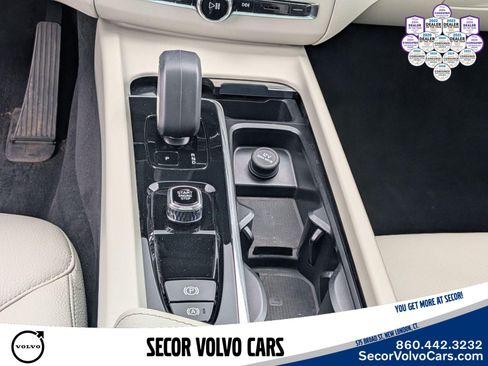 Certified 2023 Volvo XC60 B5 Plus w/ Climate Package AWD/4WD image 18